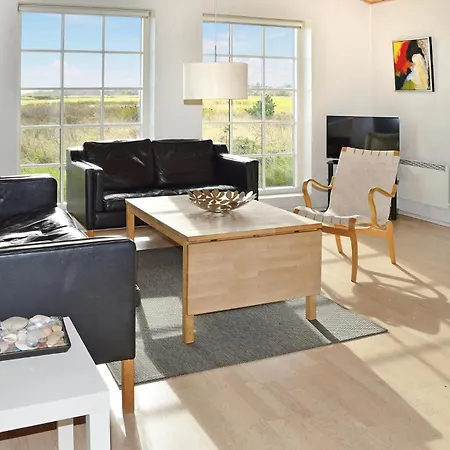 With A Fireplace 6 Hébergement de vacances *