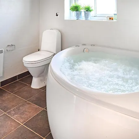 With A Fireplace 6 Hébergement de vacances