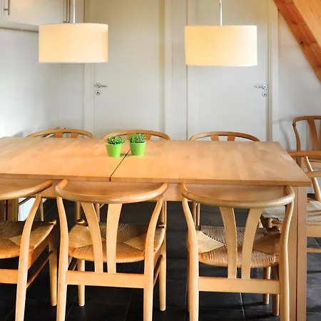 With A Fireplace 6 Hébergement de vacances *